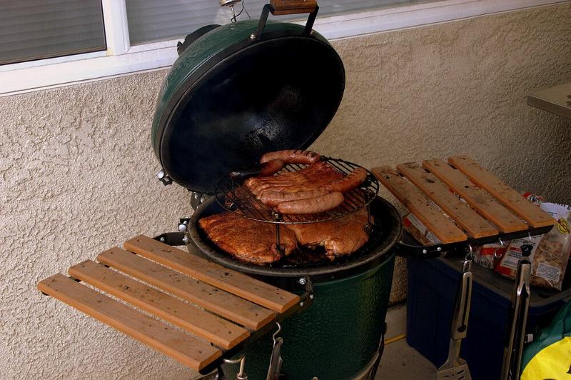 smoking ribs on egg-7_web.jpg